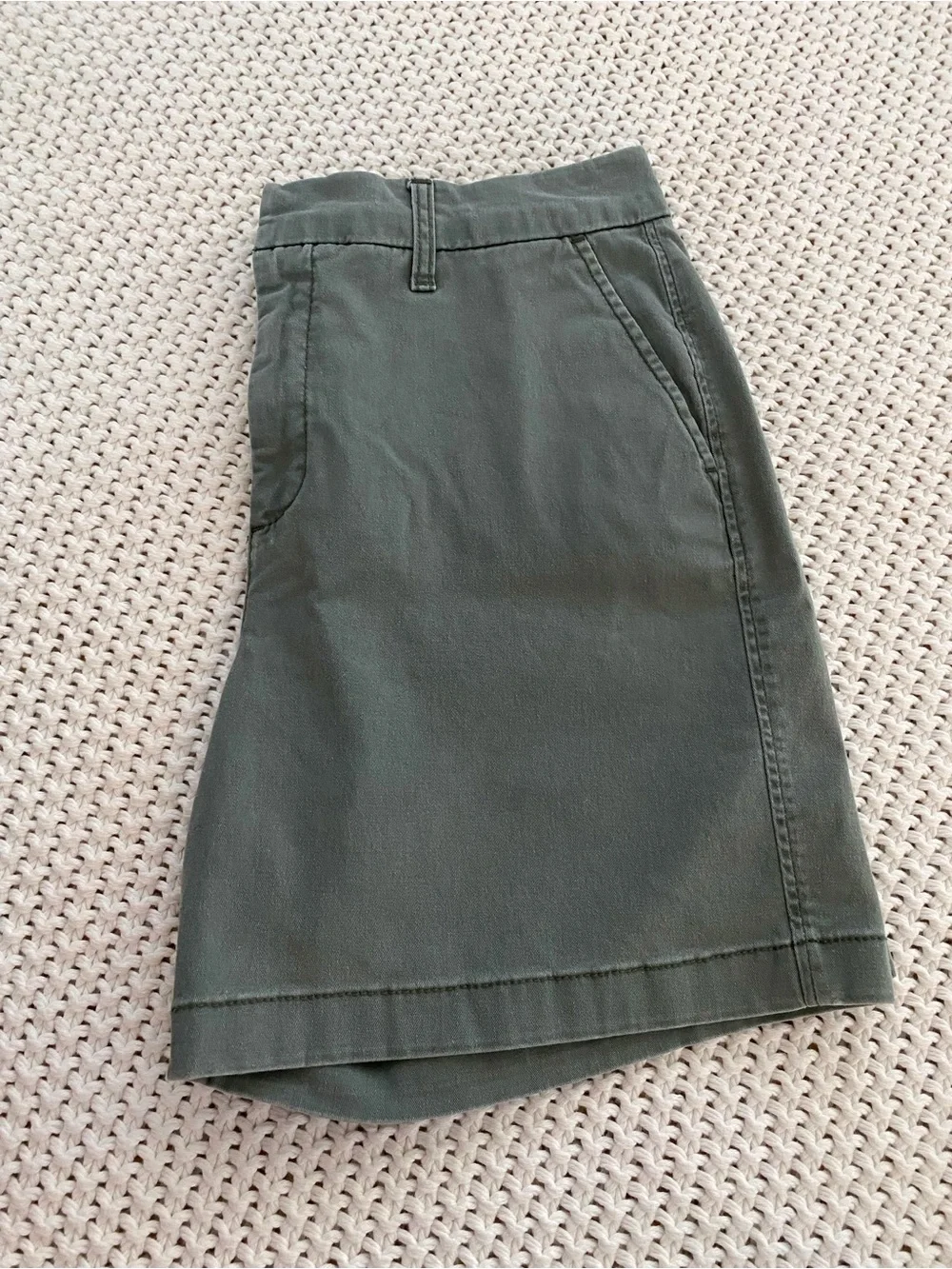 Anne Klein Jeans Sage Green Stretch Chino Shorts Size 10